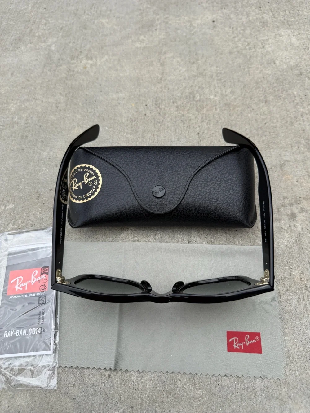 RayBan RB2140 Wayfarer Sunglasses G-15 Lens Black Frame
